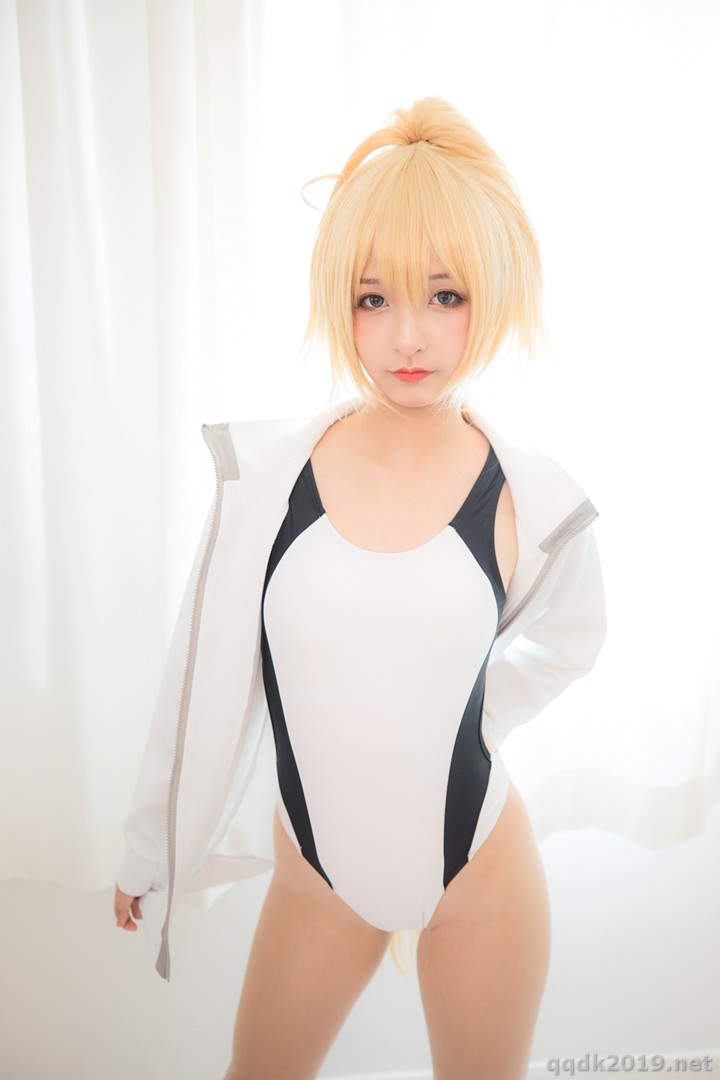 Coser-Swimingthedrea-003.jpg