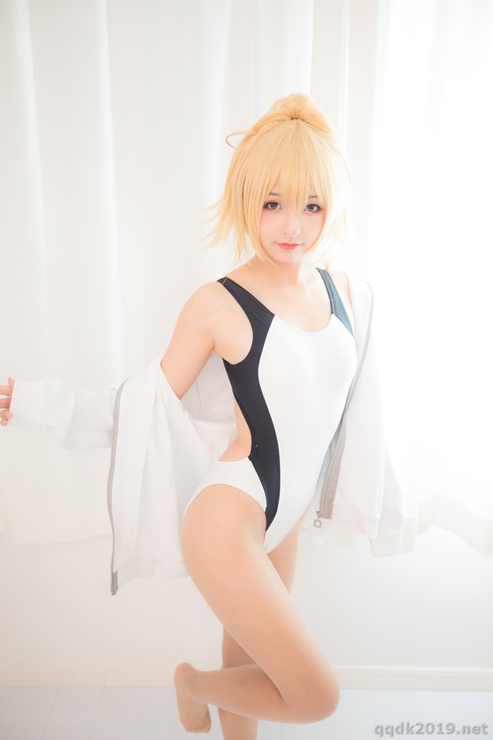 Coser-Swimingthedrea-004.jpg