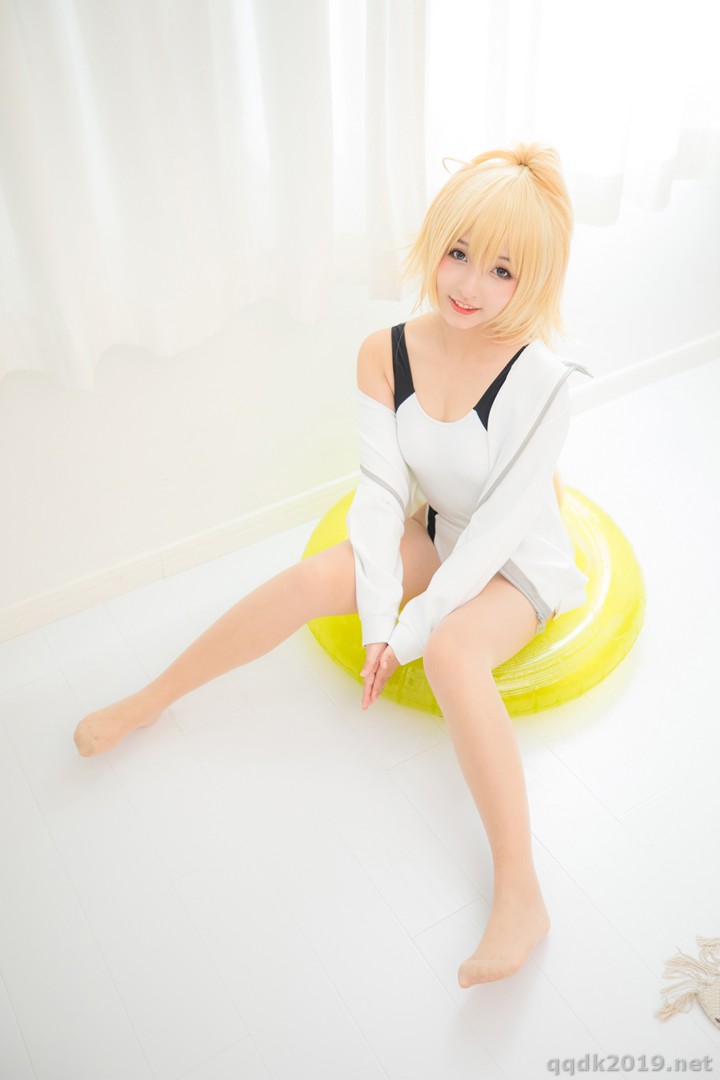 Coser-Swimingthedrea-009.jpg