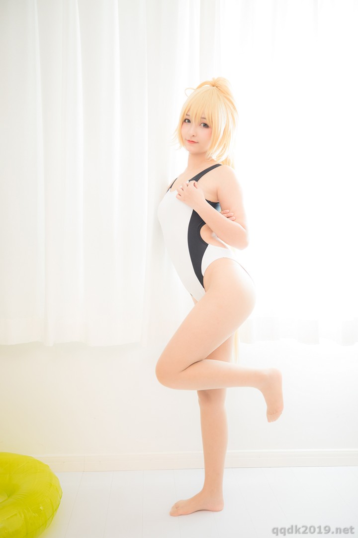 Coser-Swimingthedrea-011.jpg