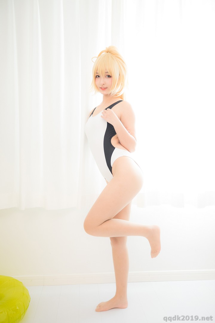 Coser-Swimingthedrea-012.jpg