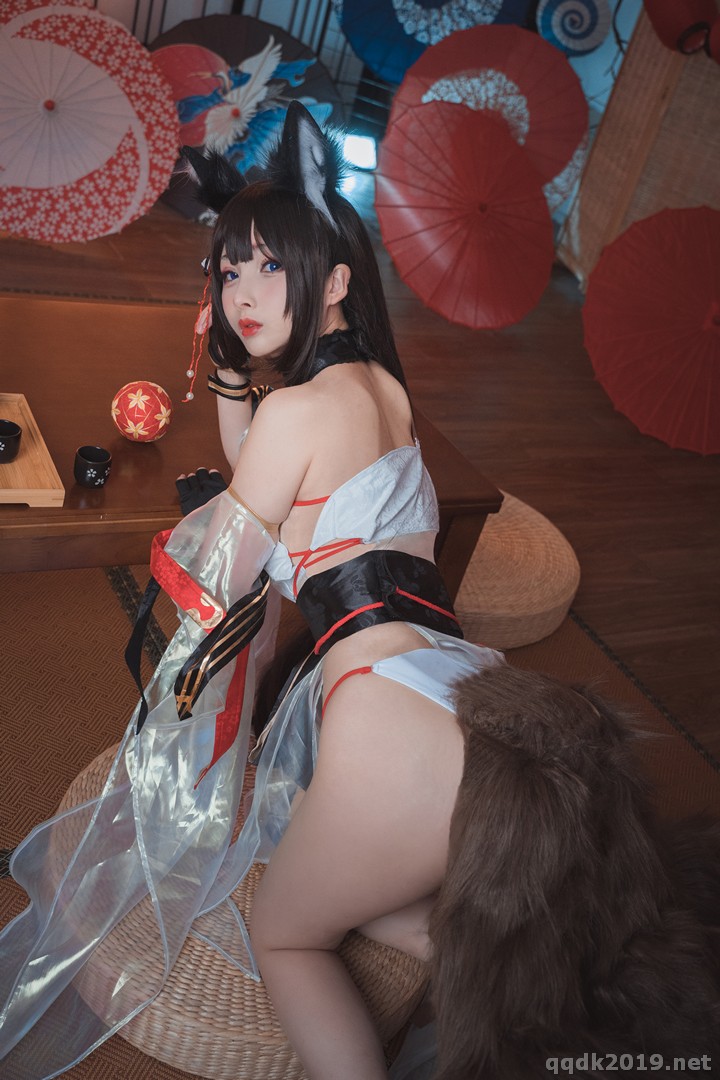 Coser-rioko-Azurlane-Amagi-010.jpg