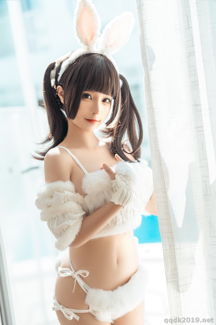 Coser-chunmomo-Mian-Mian-Rabbit-001.jpg