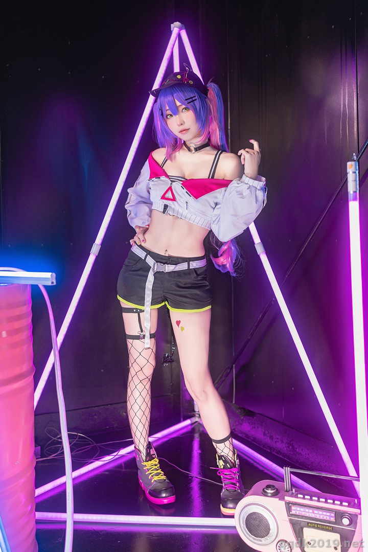 Coser-Ely-eee-ElyEE-Towa-Tokoyami-024.jpg