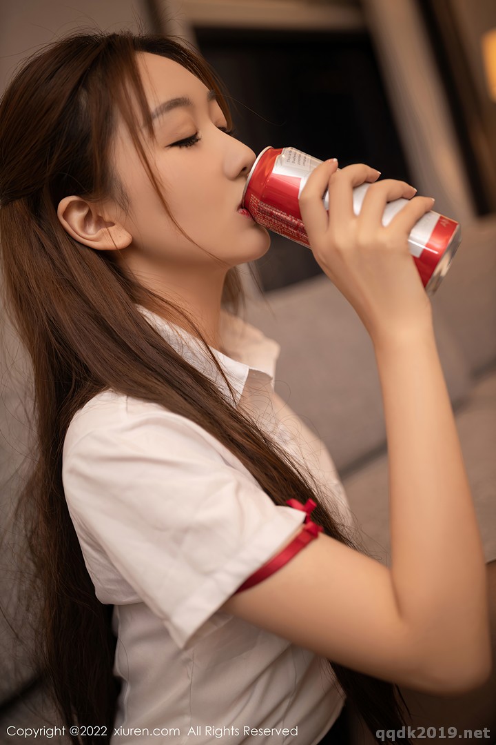 XIUREN-No.5490-Jiang-Zhen-Zhen-019.jpg