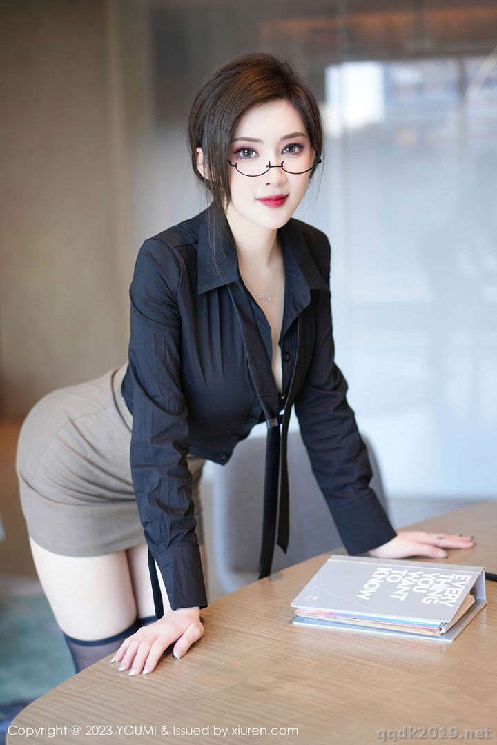 YouMi-Vol.968-Zhou-Yan-Xi-Carol-004.jpg