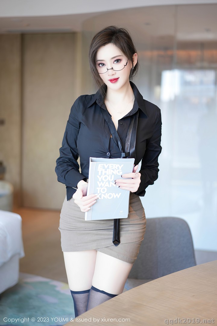 YouMi-Vol.968-Zhou-Yan-Xi-Carol-006.jpg