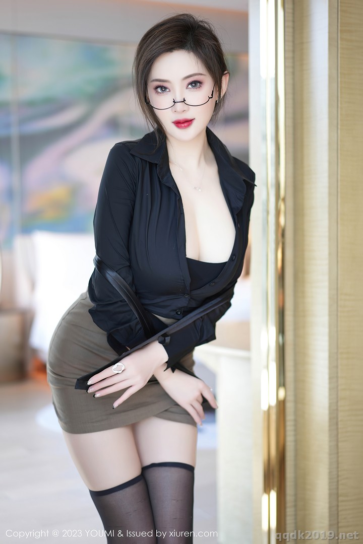 YouMi-Vol.968-Zhou-Yan-Xi-Carol-007.jpg