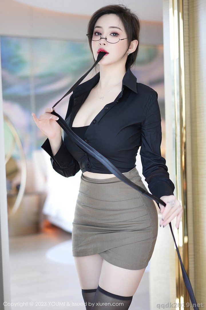 YouMi-Vol.968-Zhou-Yan-Xi-Carol-009.jpg