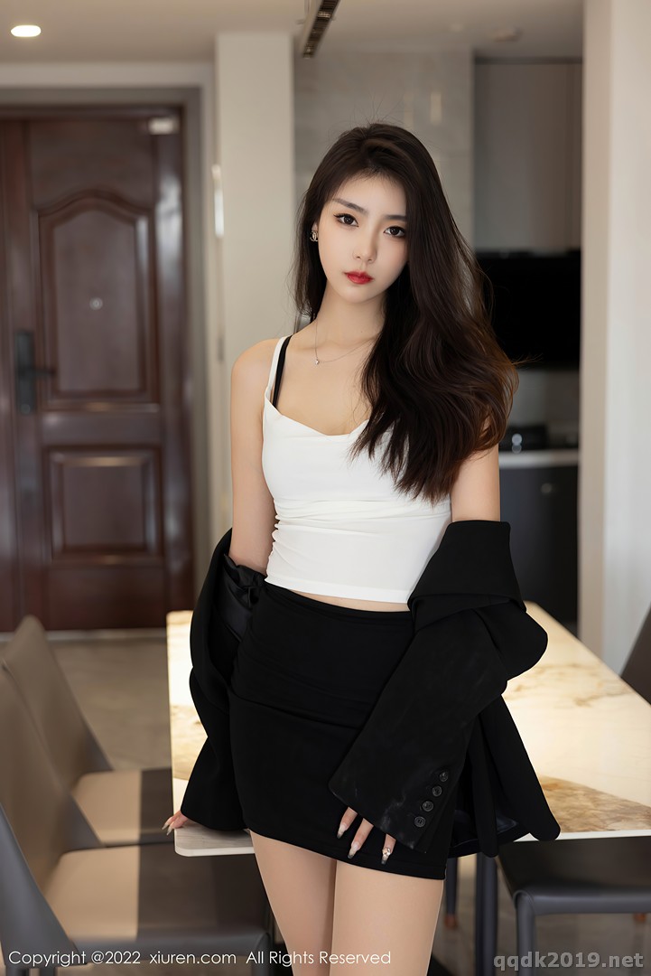 XIUREN-No.5530-Ke-Le-Vicky-Vicky-002.jpg