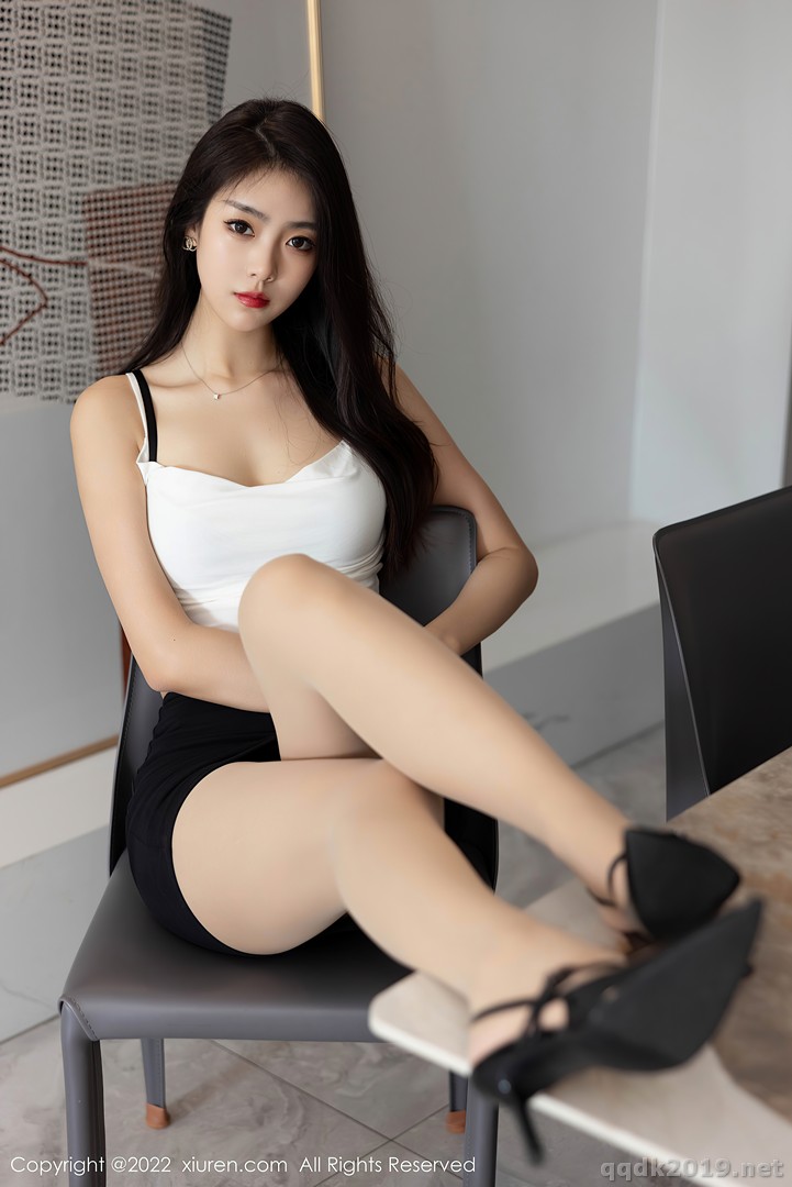 XIUREN-No.5530-Ke-Le-Vicky-Vicky-018.jpg