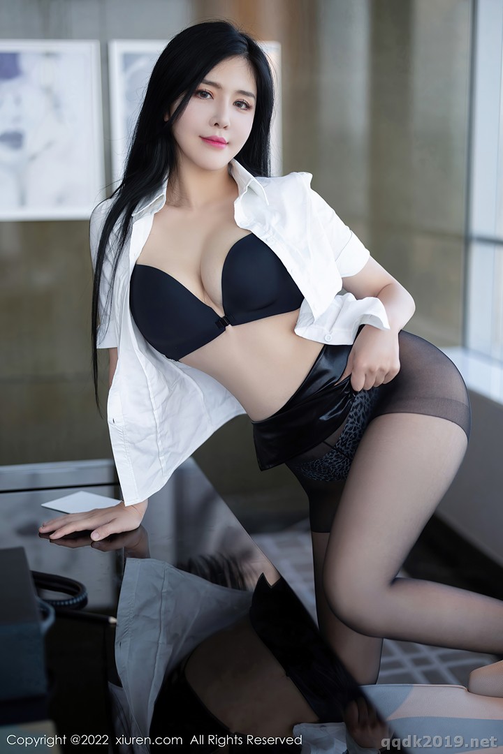 XIUREN-No.5635-Liu-Yu-Er-039.jpg