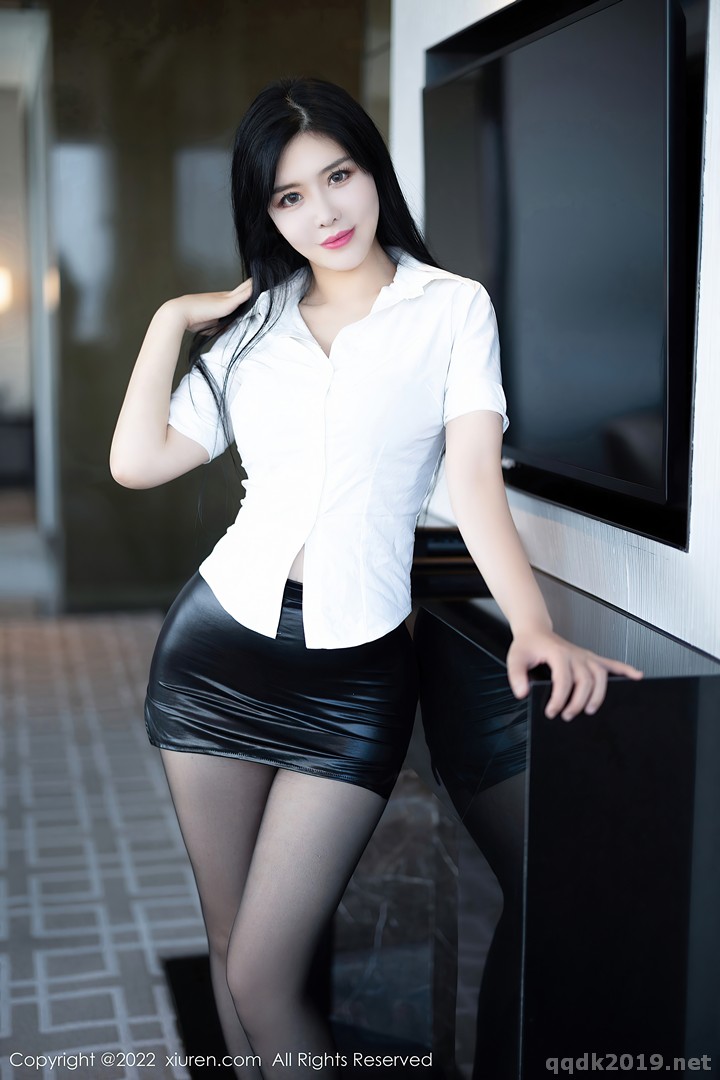 XIUREN-No.5635-Liu-Yu-Er-004.jpg
