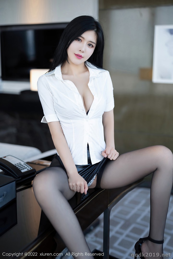 XIUREN-No.5635-Liu-Yu-Er-015.jpg