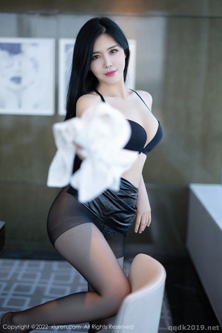 XIUREN-No.5635-Liu-Yu-Er-048.jpg