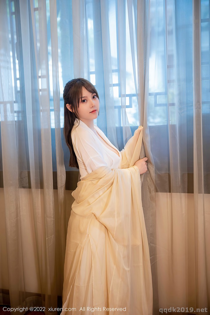 XIUREN-No.5653-Dou-Ban-Jiang-038.jpg