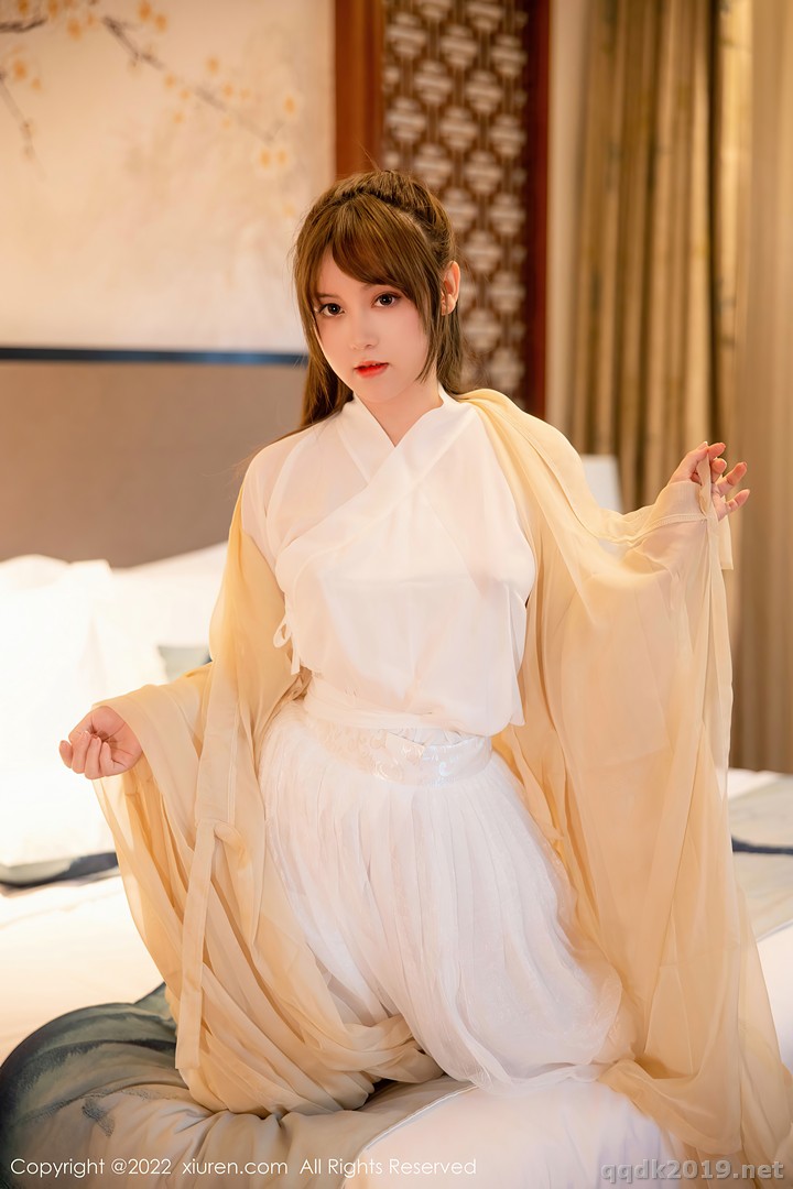 XIUREN-No.5653-Dou-Ban-Jiang-021.jpg