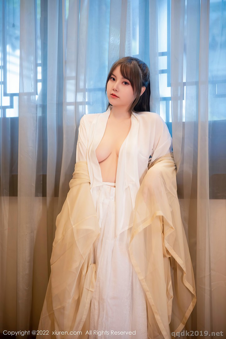 XIUREN-No.5653-Dou-Ban-Jiang-035.jpg