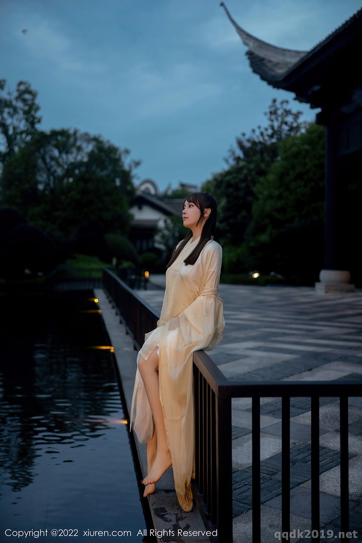 XIUREN-No.5653-Dou-Ban-Jiang-063.jpg