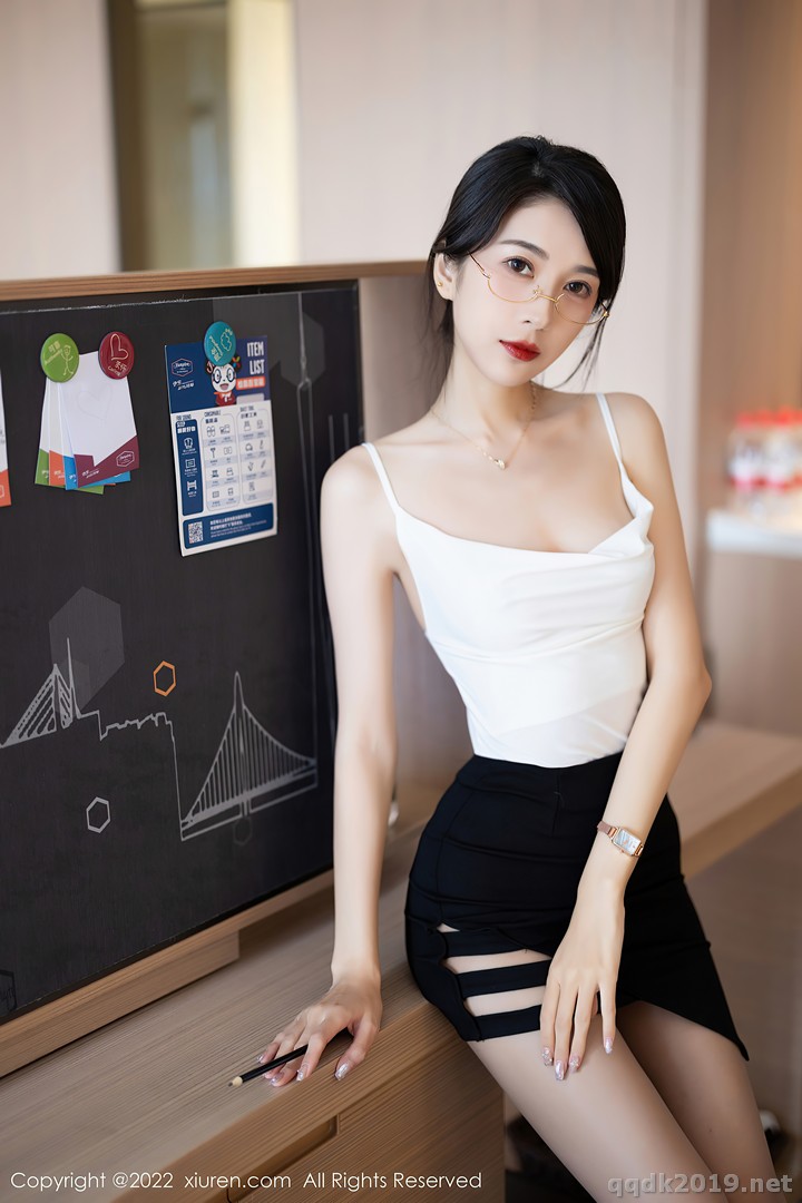 XIUREN-No.5656-Lin-Yue-Yi-006.jpg