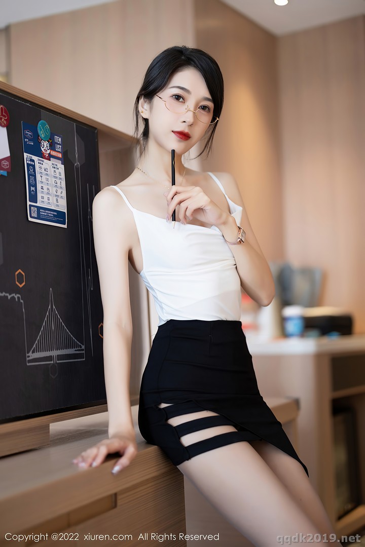 XIUREN-No.5656-Lin-Yue-Yi-007.jpg