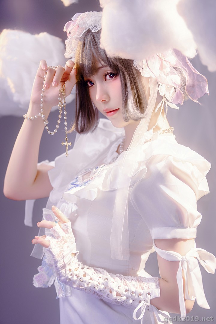 Coser-Ely-eee-ElyEE-Cloudy-Dreaming-006.jpg