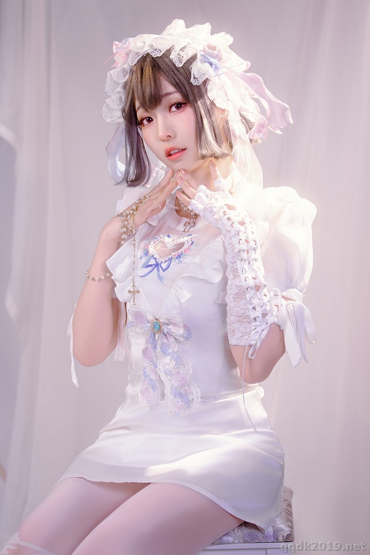 Coser-Ely-eee-ElyEE-Cloudy-Dreaming-001.jpg