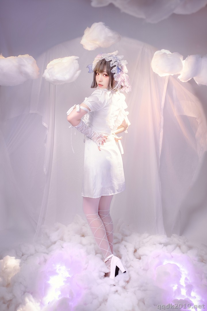 Coser-Ely-eee-ElyEE-Cloudy-Dreaming-002.jpg