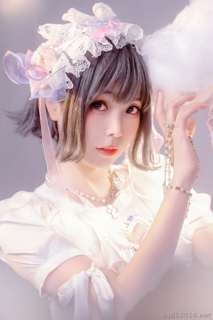 Coser-Ely-eee-ElyEE-Cloudy-Dreaming-004.jpg