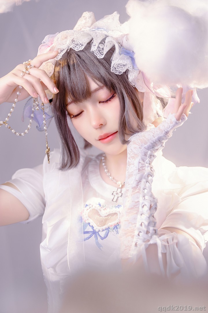 Coser-Ely-eee-ElyEE-Cloudy-Dreaming-005.jpg