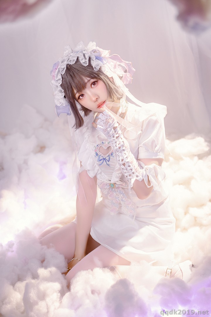 Coser-Ely-eee-ElyEE-Cloudy-Dreaming-009.jpg