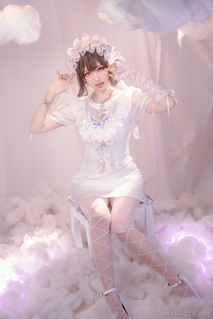 Coser-Ely-eee-ElyEE-Cloudy-Dreaming-012.jpg