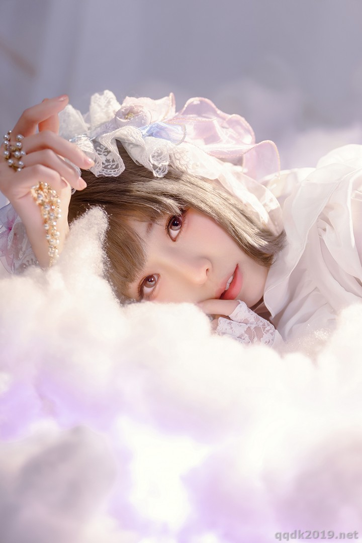 Coser-Ely-eee-ElyEE-Cloudy-Dreaming-013.jpg