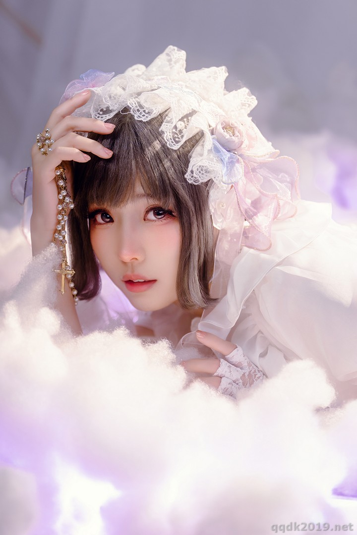 Coser-Ely-eee-ElyEE-Cloudy-Dreaming-014.jpg