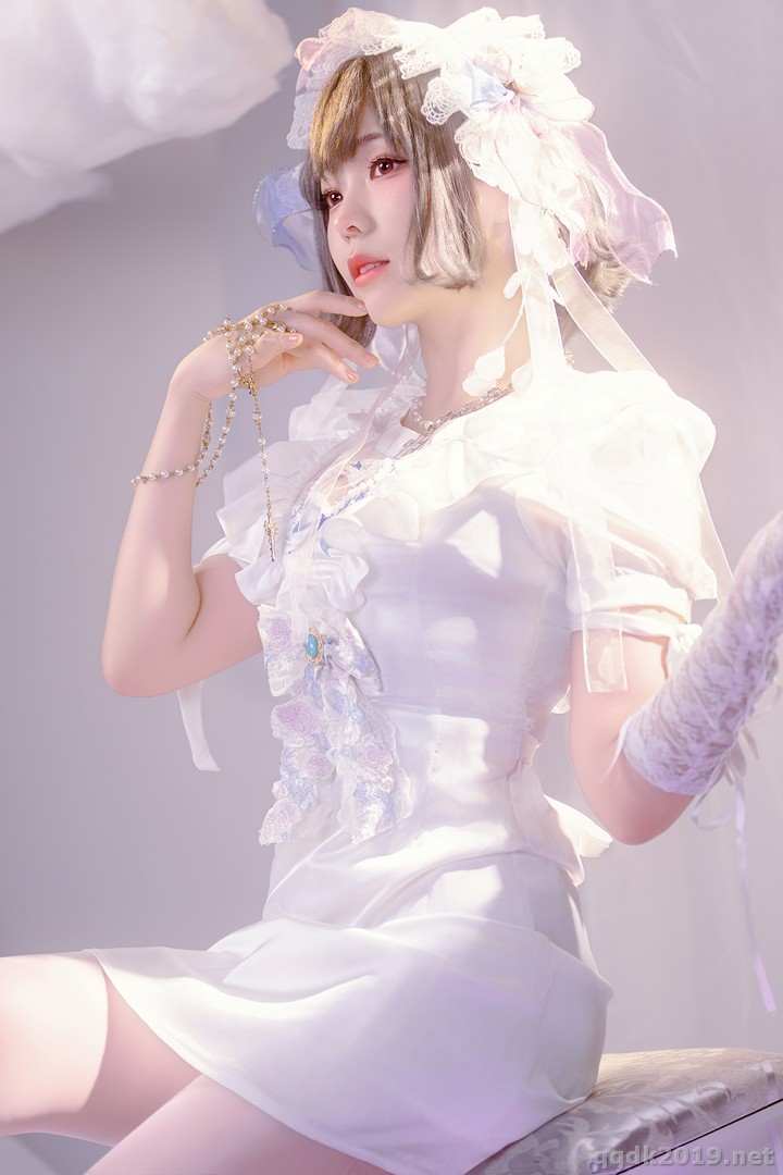 Coser-Ely-eee-ElyEE-Cloudy-Dreaming-020.jpg