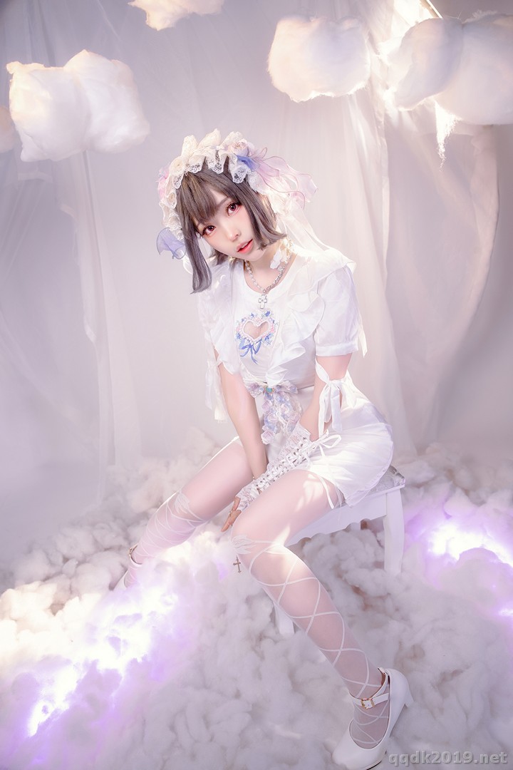 Coser-Ely-eee-ElyEE-Cloudy-Dreaming-023.jpg