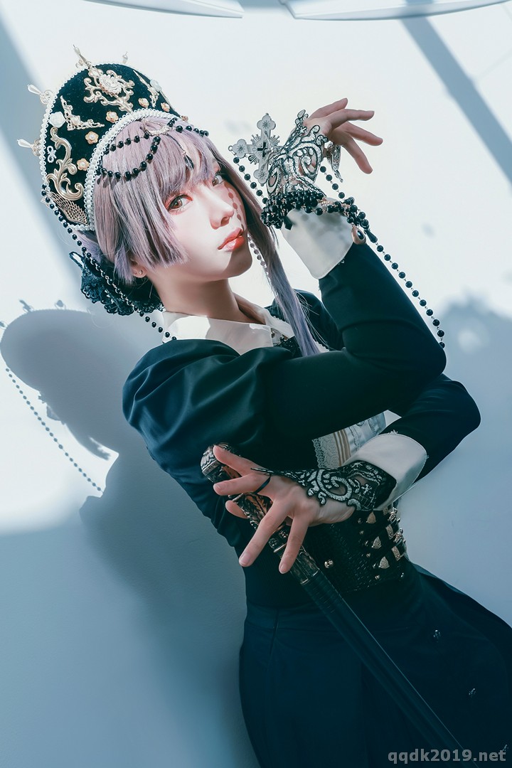 Coser-Ely-eee-ElyEE-Exorcist-Witch-003.jpg