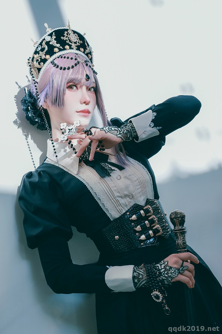 Coser-Ely-eee-ElyEE-Exorcist-Witch-004.jpg