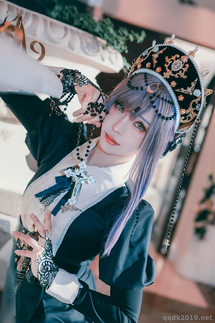 Coser-Ely-eee-ElyEE-Exorcist-Witch-013.jpg