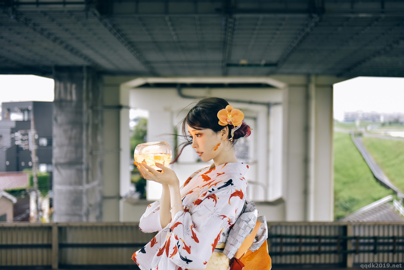 Coser-Ely-eee-ElyEE-Goldfish-Stroll-021.jpg