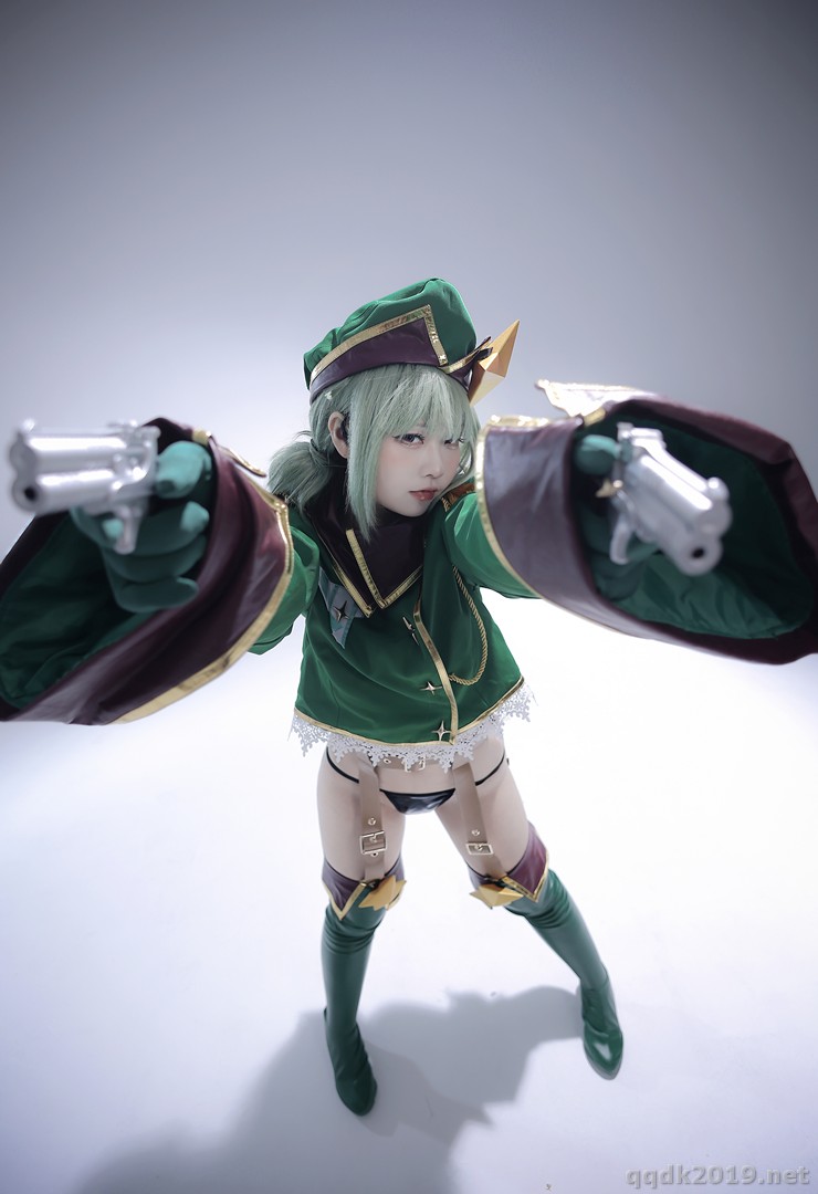 Coser-G44Bu-hui-shou-shang-Kiwi-Araga-008.jpg