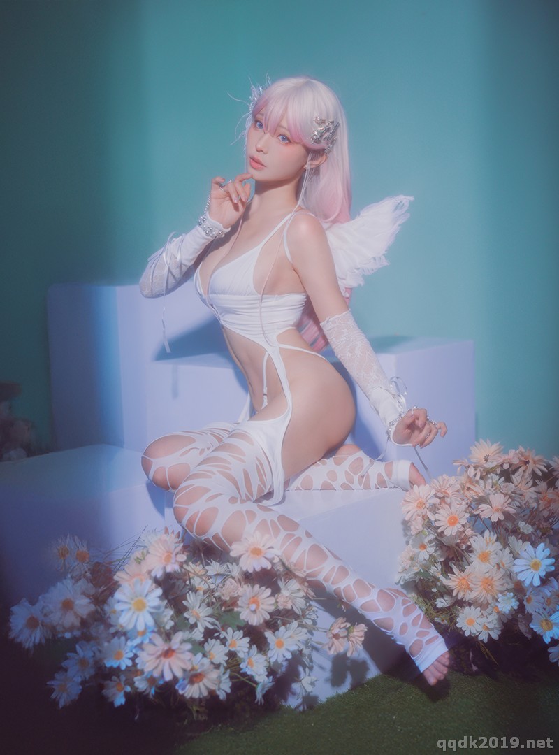 Coser-Ely-eee-ElyEE-Plant-Angel-005.jpg