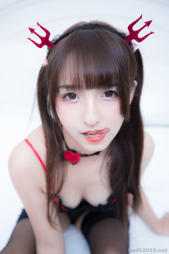 Coser-Vol.011-Little-Devil-001.jpg