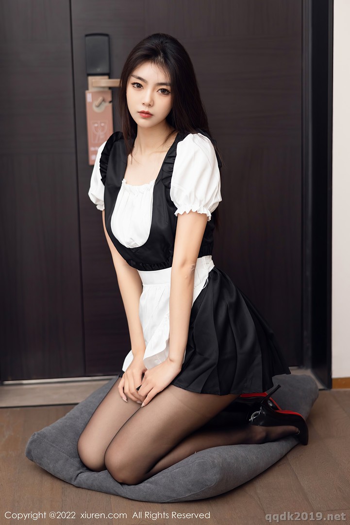 XIUREN-No.5706-Ke-Le-Vicky-Vicky-002.jpg