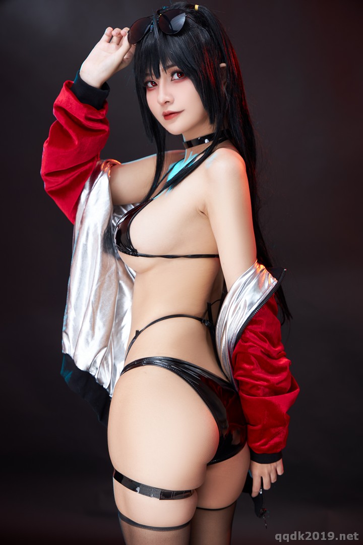 Coser-Azami-RACE-QUEEN-006.jpg