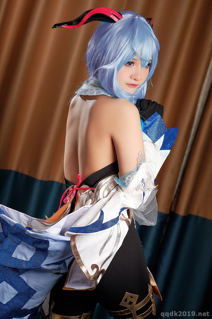Coser-Azami-002.jpg