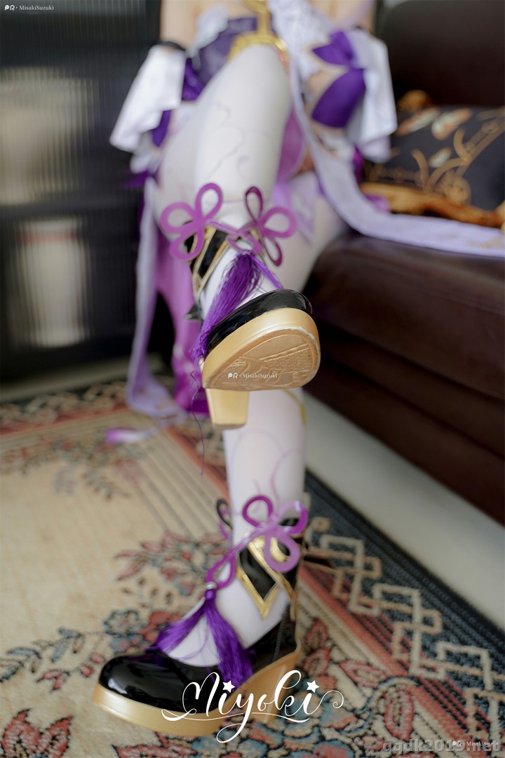 Coser-Misaki-Suzuki-002.jpg