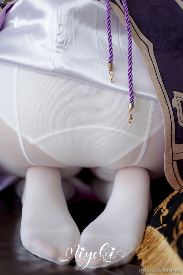 Coser-Misaki-Suzuki-008.jpg
