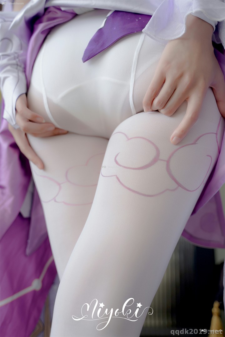 Coser-Misaki-Suzuki-010.jpg