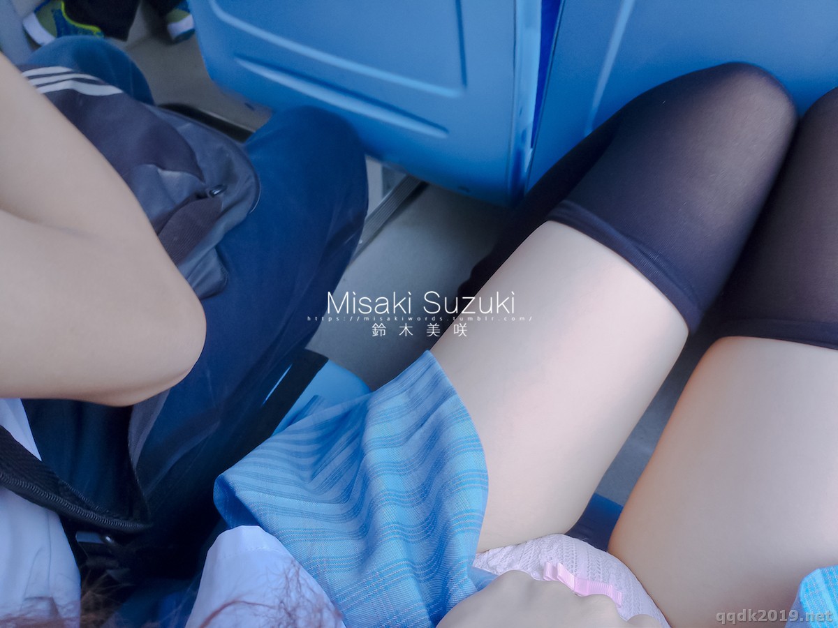 Coser-Misaki-Suzuki-1-5-120.jpg